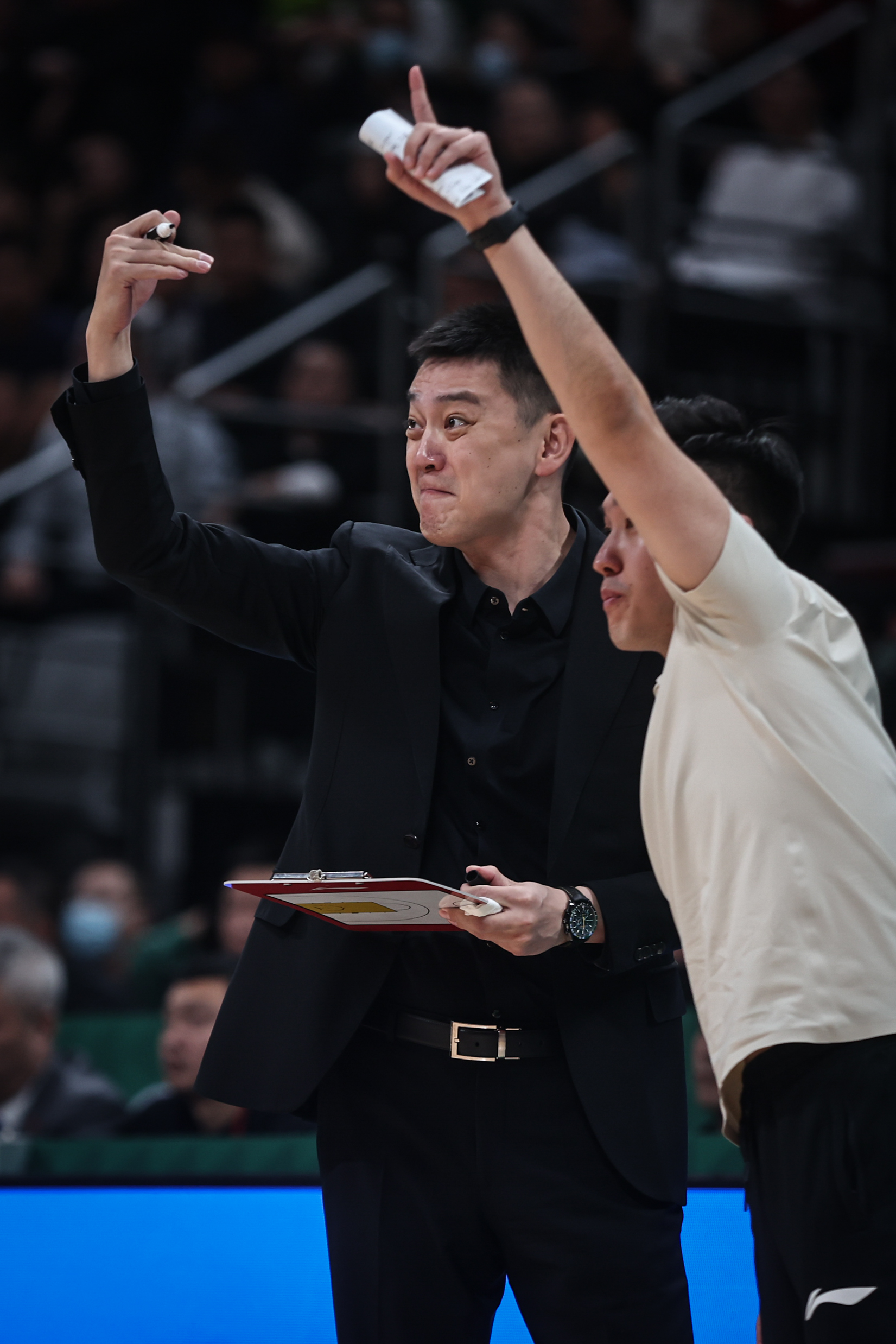 阿贾克斯发布备战花絮；赛前刷新队史纪录；CBA常规赛任务艰巨；资深球员宣示担当的简单介绍